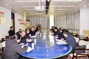 龙安区委副书记、区长罗振方一行到安化集团公司调研